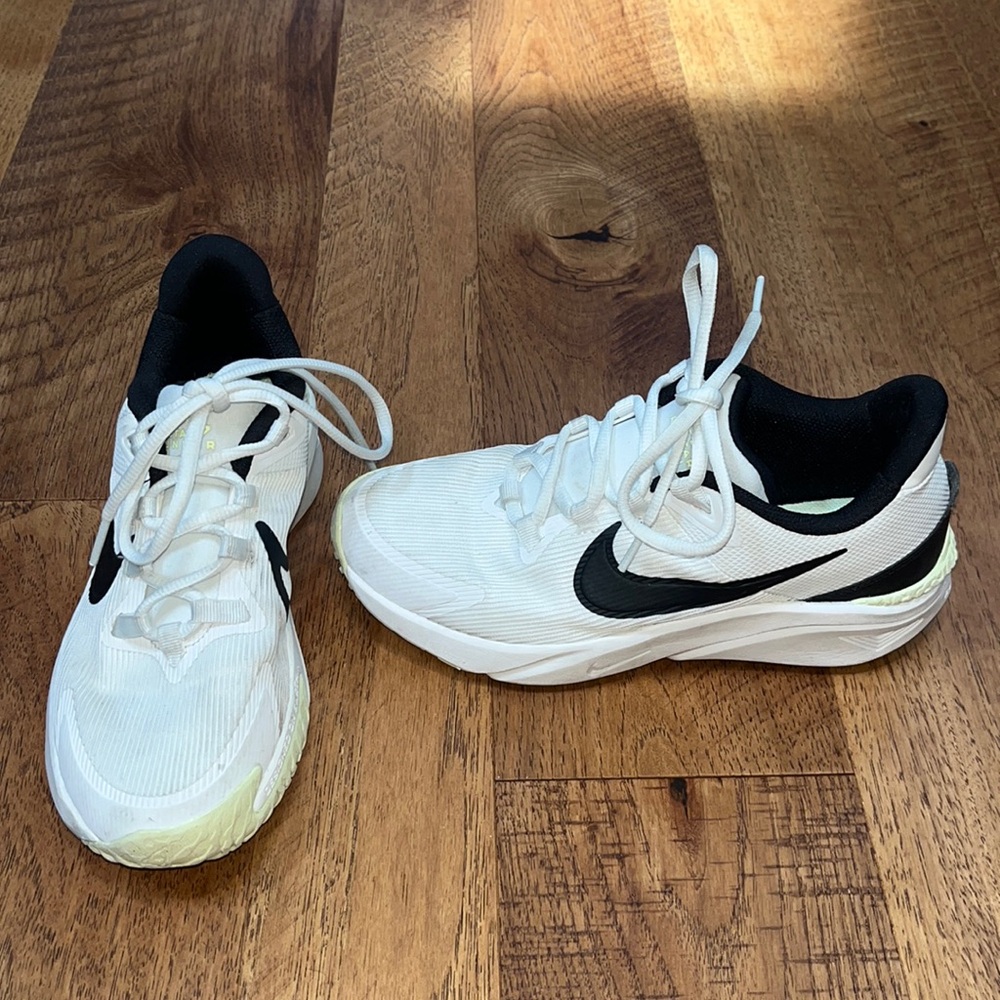 Nike Boy’s White and Black Sneakers Size 5Y